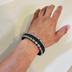 パラコード　ブレスレット　バックル　グリーン/シルバー系　新品の画像