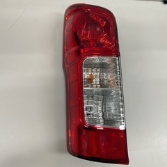 日産NV350 純正テールランプの画像