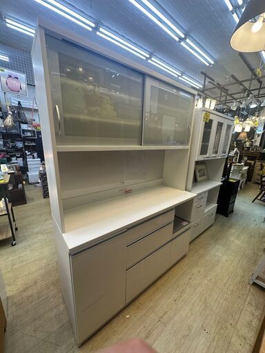 高橋木工所 Sunny エチュード キッチンボード ホワイト スライドドア 引出し4個 スライドテーブル1個 1枚扉 コンセント3口 レンジボード 食器棚■横幅140.5cm×奥行51cm×高さ199.5cm■近隣配送無料 買取帝国 朝霞店