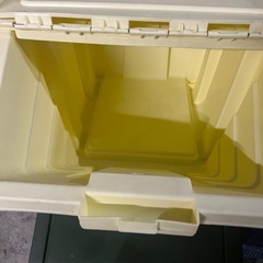 ケース　ボックス　収納　中古　白　1個の画像