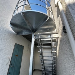 建築金物を製作し取り付けるの画像