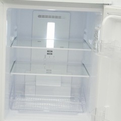 冷蔵庫【配達無料お届け設置出来ます💫都内近郊🚚】✨信頼のSHARP製✨2022年新品購入品✨どっちでもドア採用✨除菌クリーニング済の超極美品✨他にも冷蔵庫.洗濯機.電子レンジ.オーブン電子レンジ.炊飯器.テーブル&椅子.机&チェアー.ベット&マットレス.ドレッサーなど多種多様な美品が有ります✨お気軽にお問い合わせ下さい💫の画像