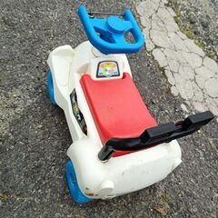 幼児用の乗用車です！の画像