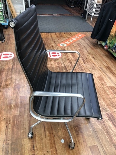 Herman Miller イームズアルミナムチェア　買取入荷いたしました！