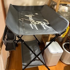 おむつ替え台 キリン 折りたたみ 赤ちゃん おむつ交換台 オムツ...