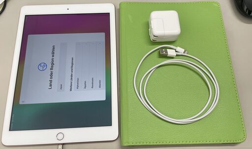 Apple iPad(第6世代) ピンクゴールド 本体 充電器付き