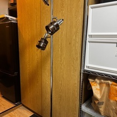 ニトリ　フロアランプ（ランプ付き）の画像