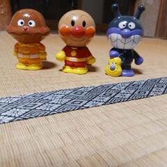 アンパンマンの置物と靴