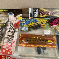 バス釣り　ワーム、ルアー フック 釣り具 まとめ売りの画像