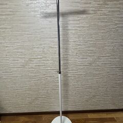 ハンガーラック NO2　タマトシ ハンガーラック 業務用 頑丈 組立式 スリム T字 ホワイトの画像