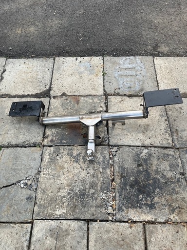 ランクル100 ヒッチメンバー