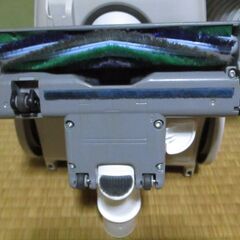 値下げしました。パナソニック掃除機（MC-PJ23G）2025年製今年2月にヤマダ電機で購入しました。数回使用しました。目立った傷も無く綺麗です。の画像