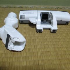 値下げしました。パナソニック掃除機（MC-PJ23G）2025年製今年2月にヤマダ電機で購入しました。数回使用しました。目立った傷も無く綺麗です。の画像