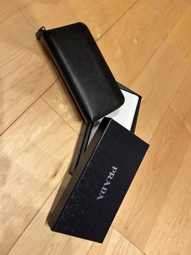 【お取引中】PRADA メンズ　長財布