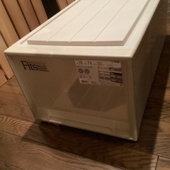 プラスチック製収納ケース