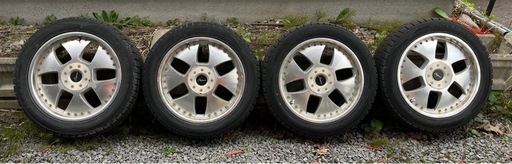 決まりました　
旭川発　17インチ　スタッドレスタイヤ　ダンロップ　ウインターマックス　4本　アルミ付き