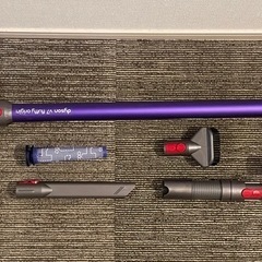 【バッテリーほぼ新品】Dyson V7 Fluffy【充電器付き】