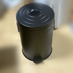 ニトリ ペダル式 スチールゴミ箱 