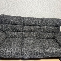 3人掛けソファーお譲します（無料）