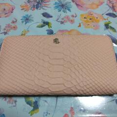 新品ピンクの長財布