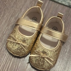 ベビーシューズ　ゴールド　
