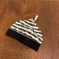 新生児オムツ替えシート　ポーチ　帽子 用品4点セットの画像
