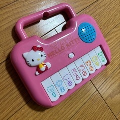 キティ　おもちゃ　ピアノ　キッチン　ドレッサーの画像