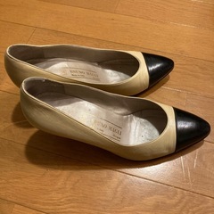 パンプス Bruno Magli 24.5センチ の画像