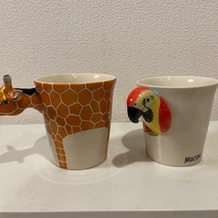 オウムとキリンのマグカップの画像
