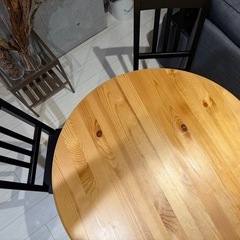 【3点セット】IKEA ダイニングテーブル＆チェア2脚セット（GAMLARED／引取限定）の画像