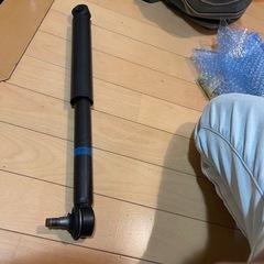 jb64 ジムニー　フロントショックアブソーバー　ステアリングダンパーの画像