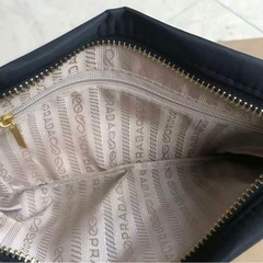 【新品】PRADA ポーチの画像