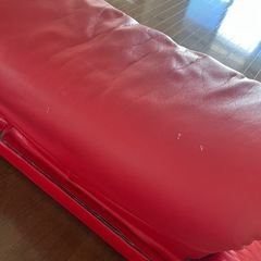 【５月２３日まで限定】真っ赤な高級総本革ソファ　　の画像