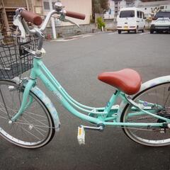 22インチ　ブリヂストン　リコリーナ　女の子自転車　LEDライト