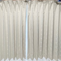 カーテン　ベージュ　クリーム色