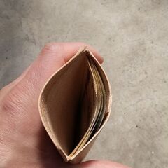 【ハンドメイド】飴色に育つヌメ革のヘソクリ袋(革封筒)の画像