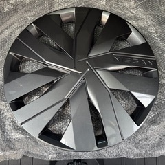 セレナC28 16インチ 純正スチールホイール用　ホイールキャップ４つ