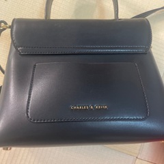 CHARLES & KEITH ストーンエンベリッシュド ハンドルバッグの画像