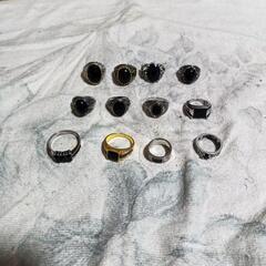 J→→→m18-941 ヴィンテージ リング 指輪 オニキス風 シルバーカラー アクセサリー 素材不明 イミテーション品 昭和レトロ まとめ売り おまとめ 大量の画像