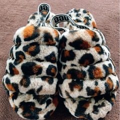 UGG FLUFF YEAH SLIDE 24.5cm サンダルヒョウ柄レオパードの画像