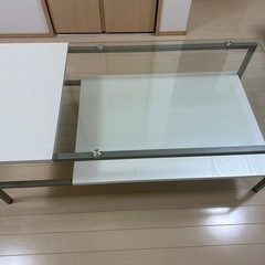 ガラステーブル