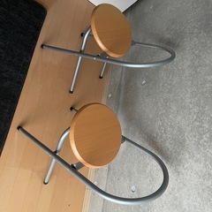 椅子2つ