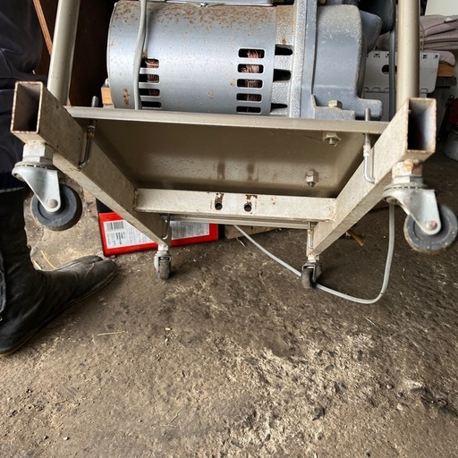 RYOBI   エアーコンプレッサー