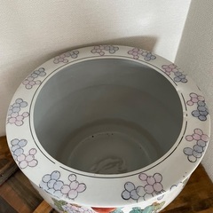 陶器の壺の画像