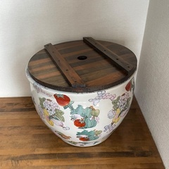 陶器の壺の画像