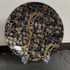 獅子と皿の画像