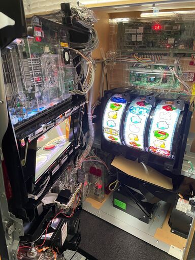 パチスロおそ松さん ～驚～ 実機 パチスロ スロット コイン不要機付 