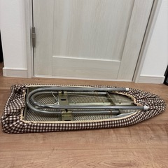 折り畳みアイロン台の画像