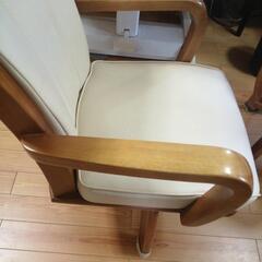 回転式ダイニングチェア４個セツトの画像