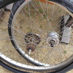 自転車タイヤリムホイール付きの画像